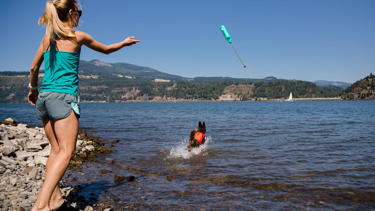 Floating Throw Toy Lunker