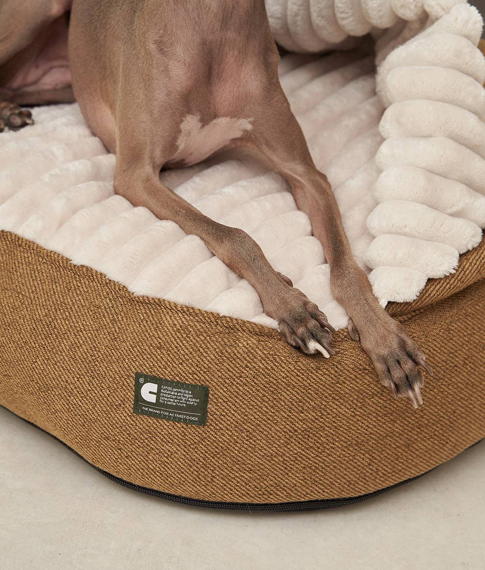 <tc>Cama para perros Maso con capucha</tc>